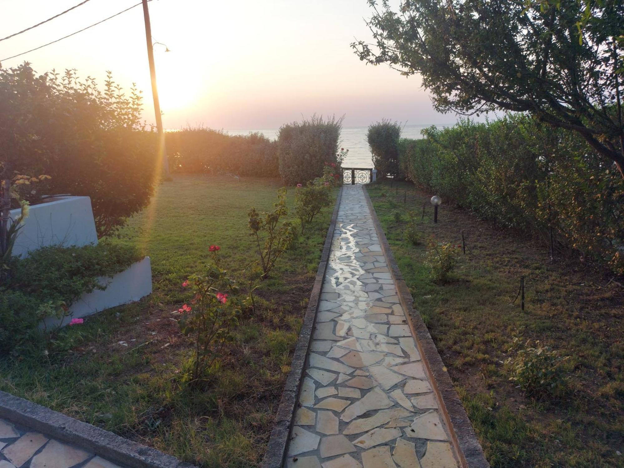 Aktaion Apartments ซาโมทราคี ภายนอก รูปภาพ